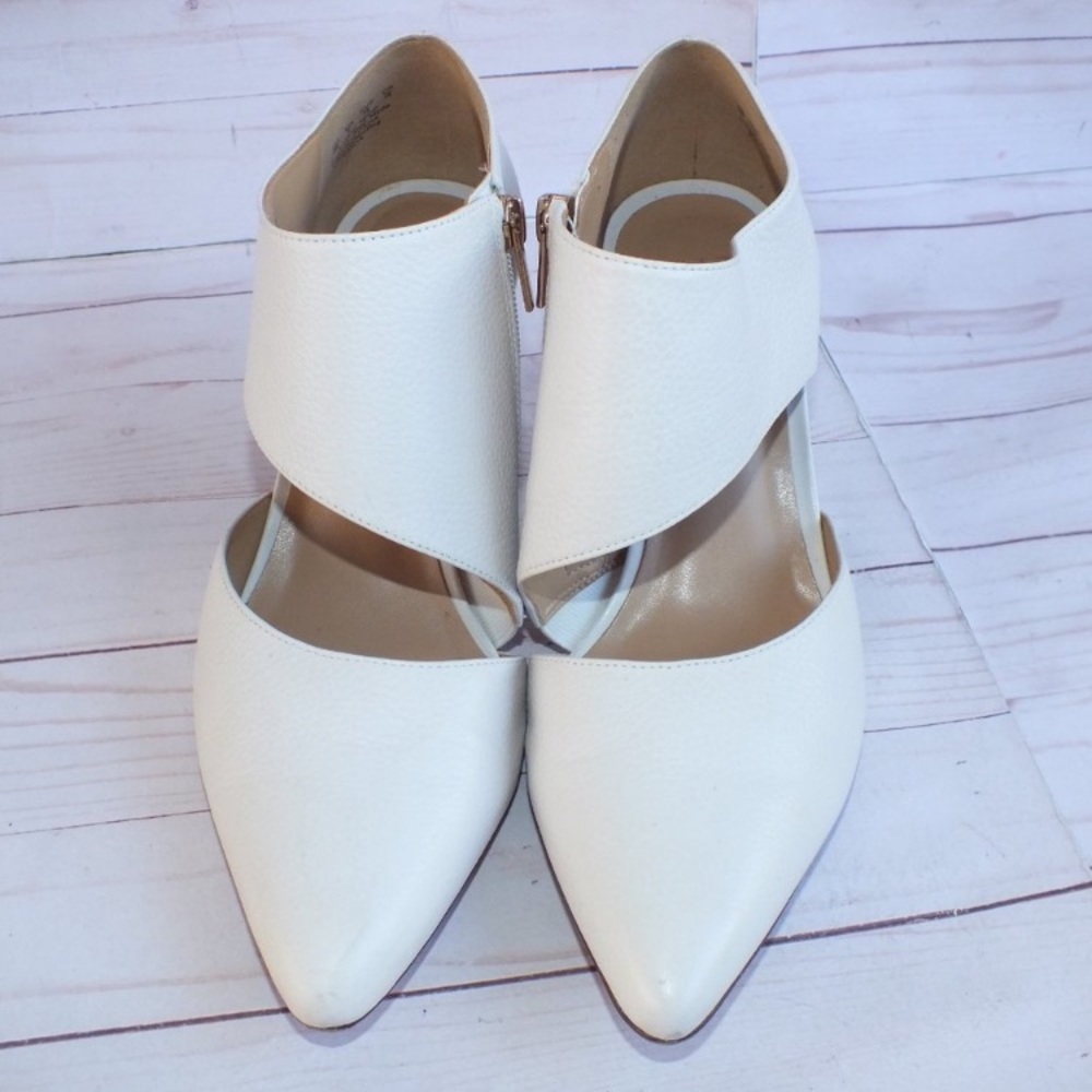 Naturalizer Women’s Pointed Toe Classic Pumps